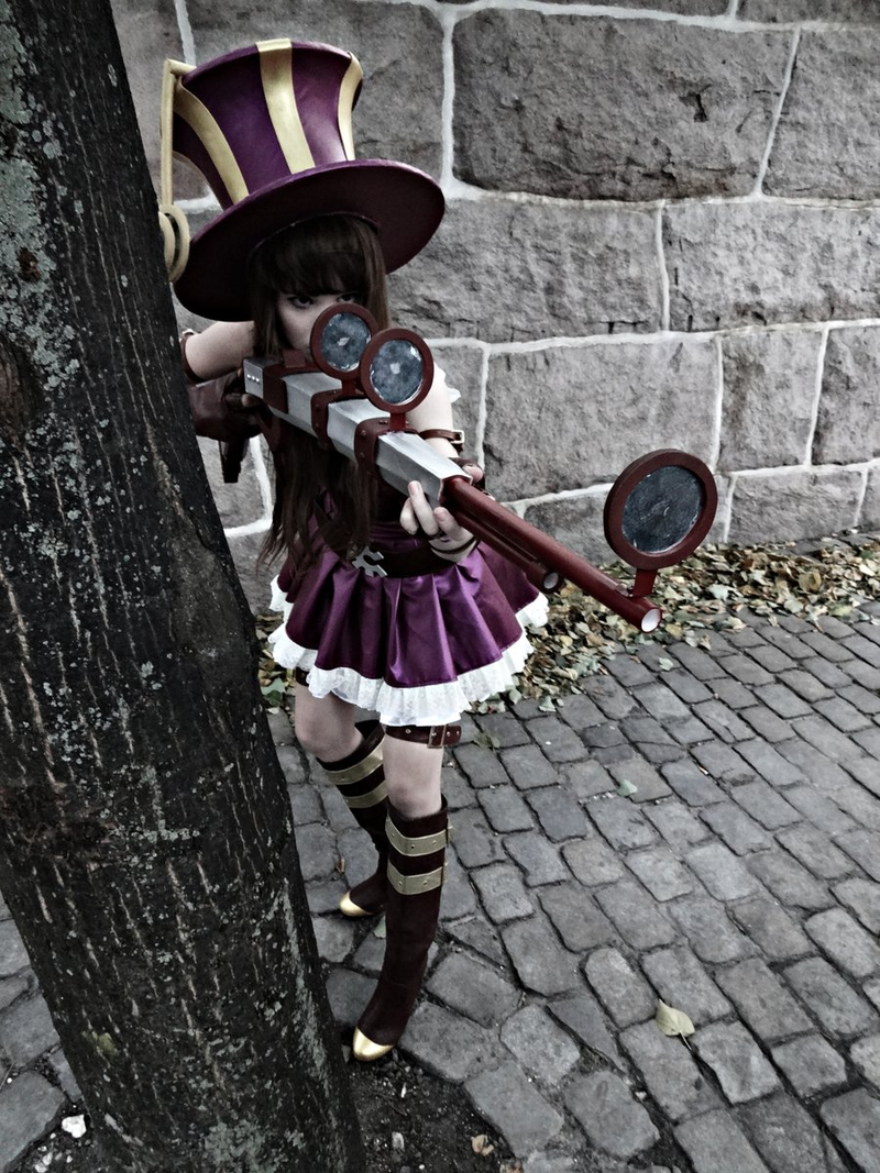 Illustration for article titled A League of Legendary Cosplayers